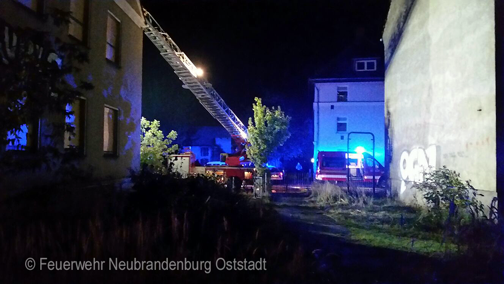 Dachstuhlbrand - Neubrandenburg - 12.09.2015 - Bild #1