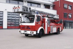 DLK 23/12 - Homburg - Mitte - Feuerwehrfahrzeug in Homburg, Kreisstadt