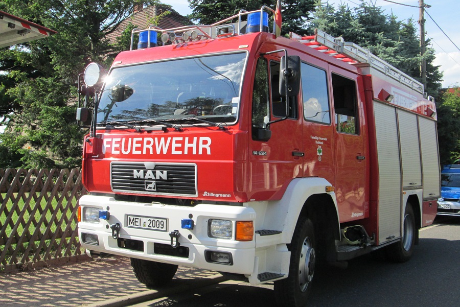 HLF 20/16 - Ost  - Feuerwehrfahrzeug in Radebeul