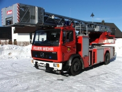 DLK 23/12 - Neuhaus am Rennweg - Feuerwehrfahrzeug in Neuhaus am Rennweg