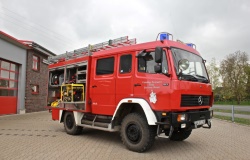 HLF 10 - Bienen - Feuerwehrfahrzeug in Rees