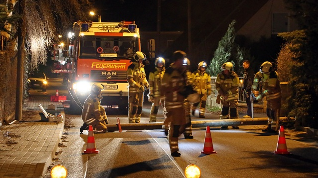 Telefonmast auf Straße - Dresden - 22.12.2014 - Bild #1