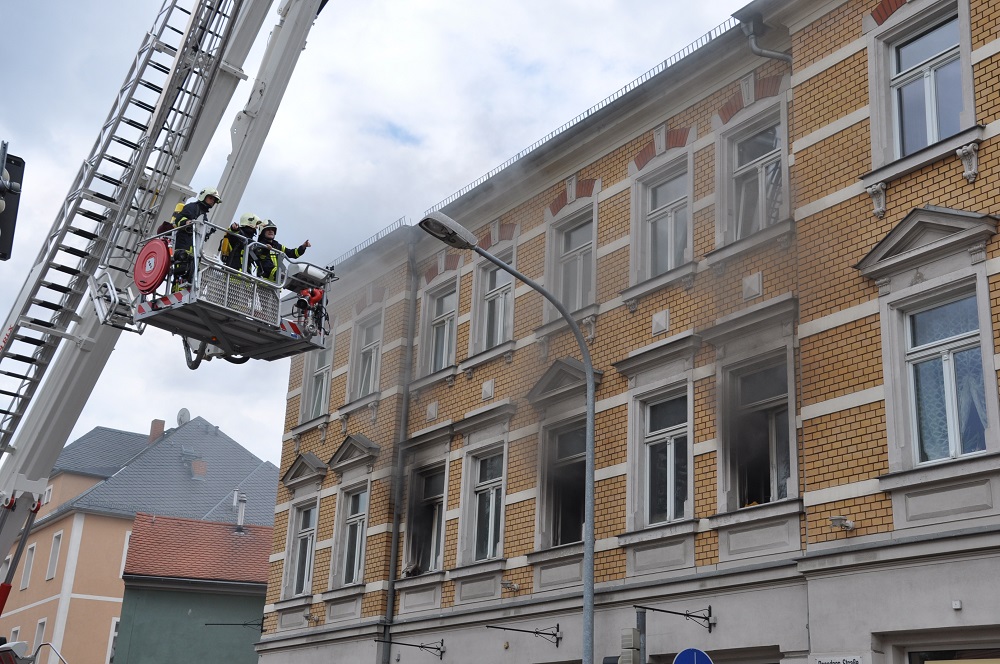 Wohnungsbrand Bahnhofstra��e - Coswig - 13.06.2014 - Bild #2