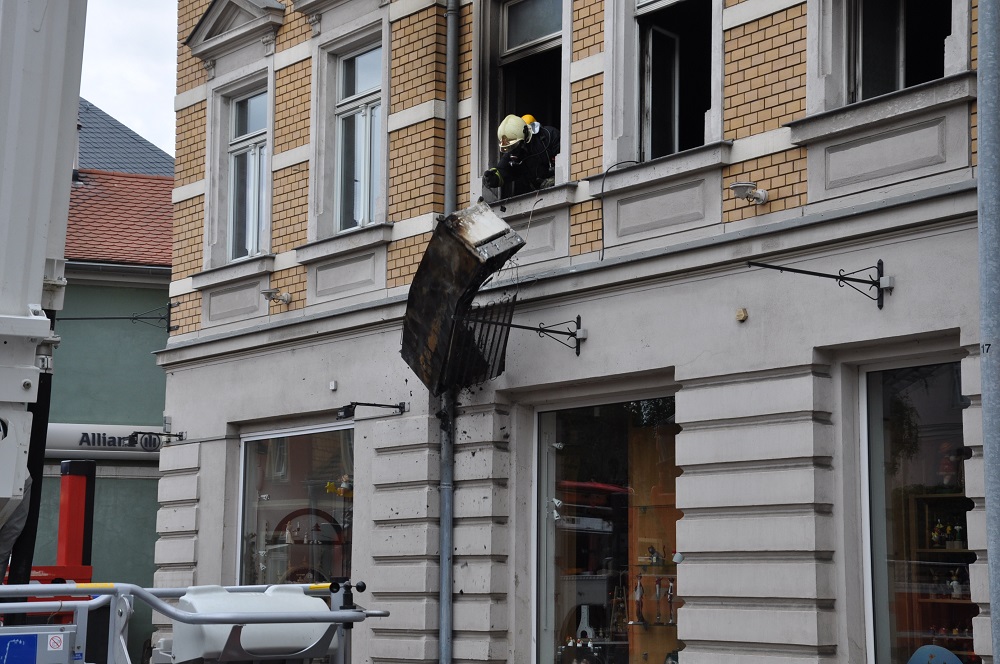 Wohnungsbrand Bahnhofstra��e - Coswig - 13.06.2014 - Bild #3