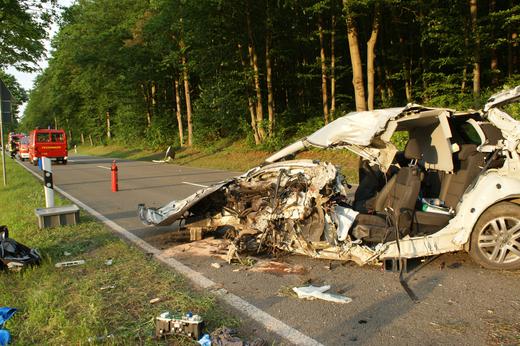 Verkehrsunfall mit eingeklemmter Person - Meiningen - 8.06.2015 - Bild #1