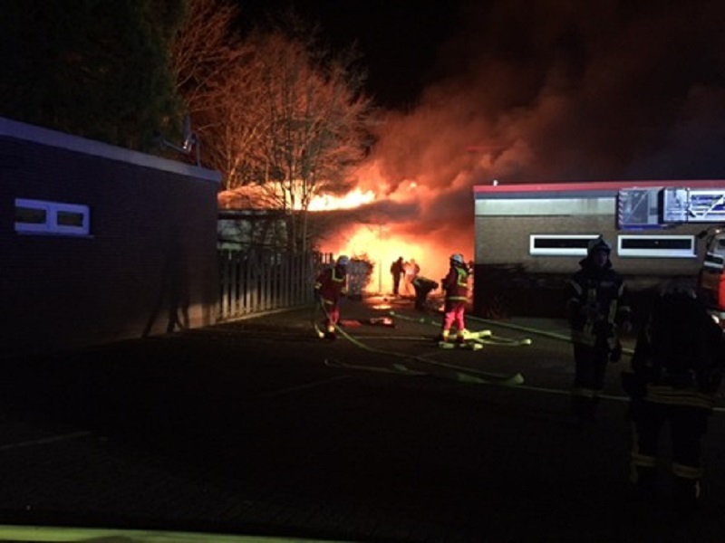 Feuer Grundschule Heinrichstraße - Mülheim an der Ruhr - 24.12.2015 - Bild #1