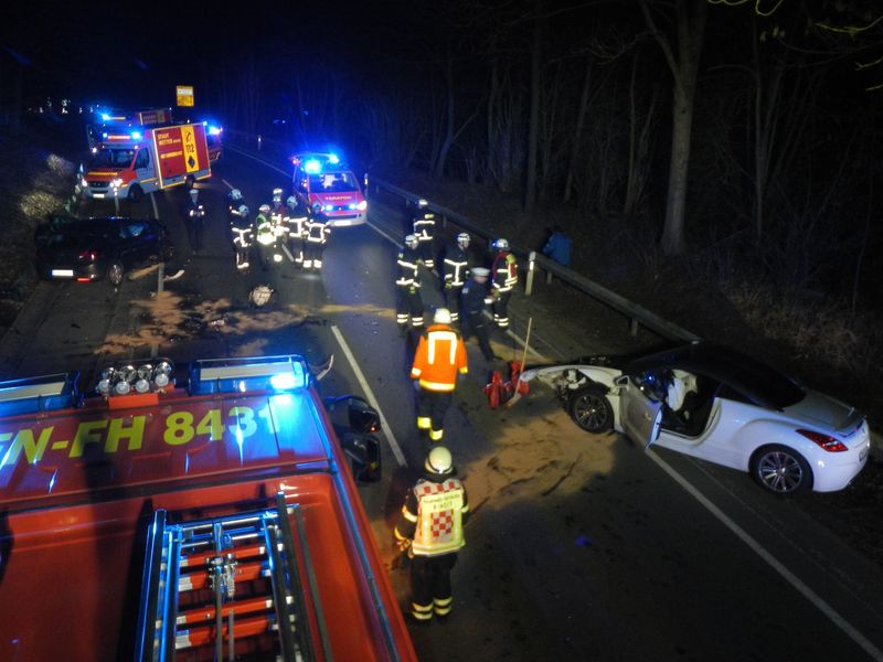 Schwerer Verkehrsunfall Ender Talstraße - Herdecke - 25.03.2015 - Bild #1 Schwerer Verkehrsunfall Ender Talstraße - Herdecke - 25.03.2015 - Bild #1