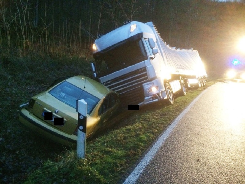 Verkehrsunfall mit Personenschaden - Arnsberg - 21.12.2015 - Bild #1