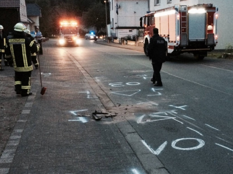 Verkehrsunfall Adenauerstraße - Altenbeken - 25.09.2015 - Bild #1 Verkehrsunfall Adenauerstraße - Altenbeken - 25.09.2015 - Bild #1