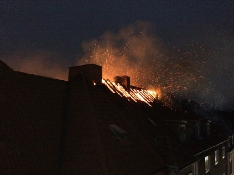 Dachstuhlbrand Bulmke-Hülle Germanenstraße - Gelsenkirchen - 27.01.2016 - Bild #1 Dachstuhlbrand Bulmke-Hülle Germanenstraße - Gelsenkirchen - 27.01.2016 - Bild #1